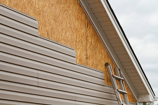 Professional Wood Siding technician working in Lodi, NJ
